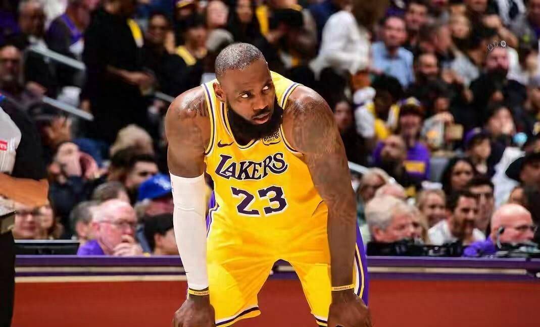 新赛程才踢了2场又挂彩！砸1.9亿弄了个易碎品，7年了鹈鹕还不长记性