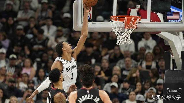 统治力，文班亚马攻防制霸，带领马刺队压制热火队，战绩保持不败