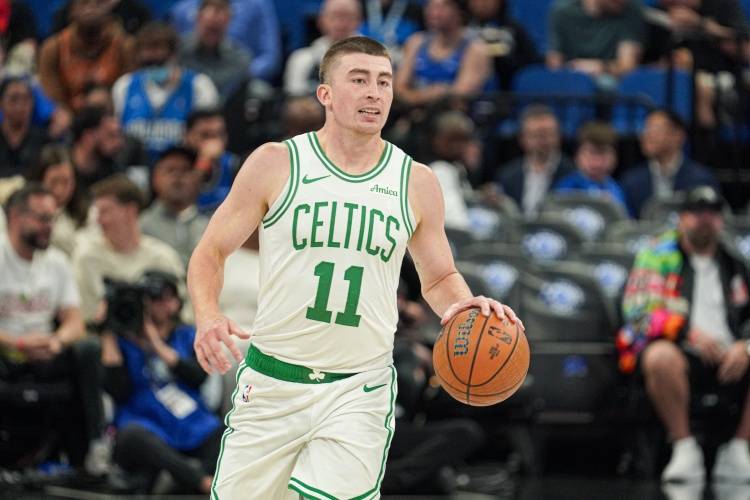 绿军大胜篮网，杰伦布朗疯狂爆发，小将居然打成全明星了