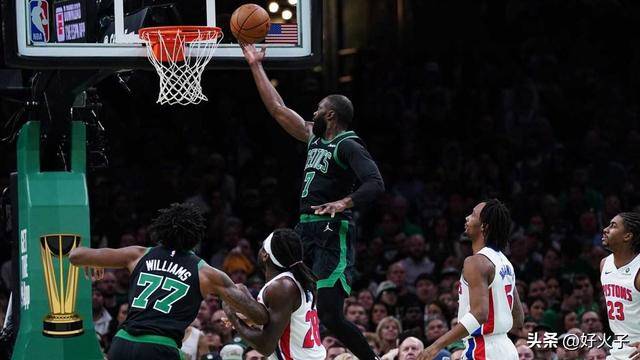 大逆转，凯尔特人以117-114险胜底特律活塞，终结了对手的13连胜