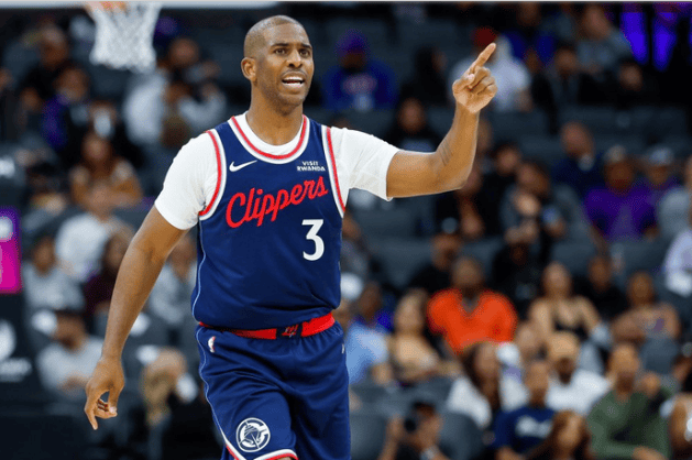 凌晨被酒店赶回家，快船宣布和保罗分道扬镳，和战绩无关