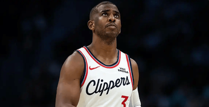 凌晨被酒店赶回家，快船宣布和保罗分道扬镳，和战绩无关