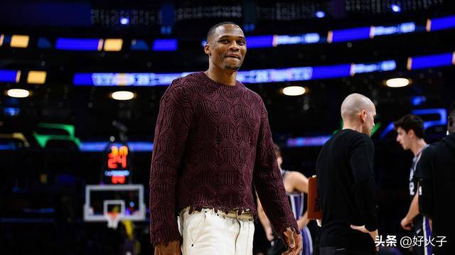 霸气，拉塞尔·威斯布鲁克拒绝给湖人队球迷签名球衣