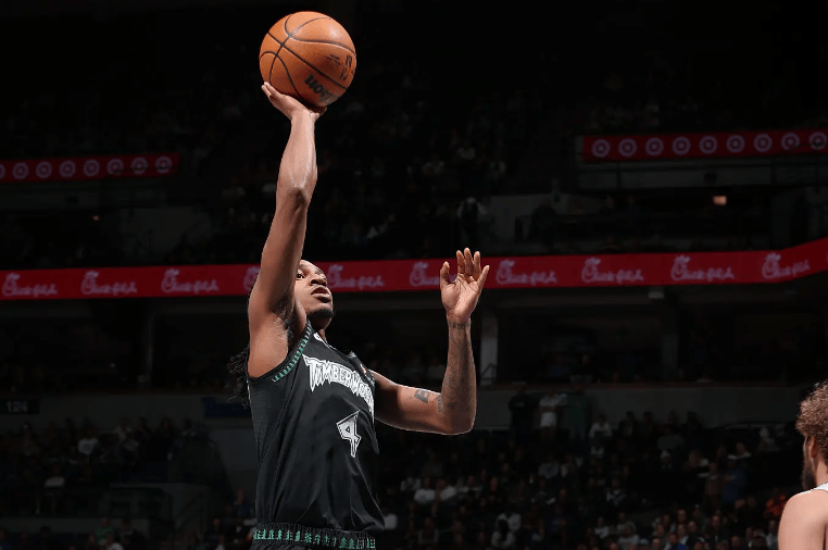 表现一塌糊涂!森林狼乐透秀看起来完全适应不了NBA的强度?