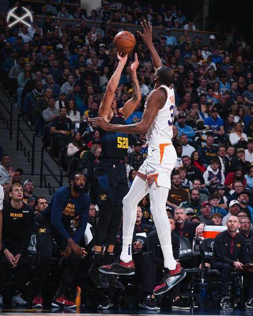 76 人跌至东部第九,恩比德缺阵战绩下滑